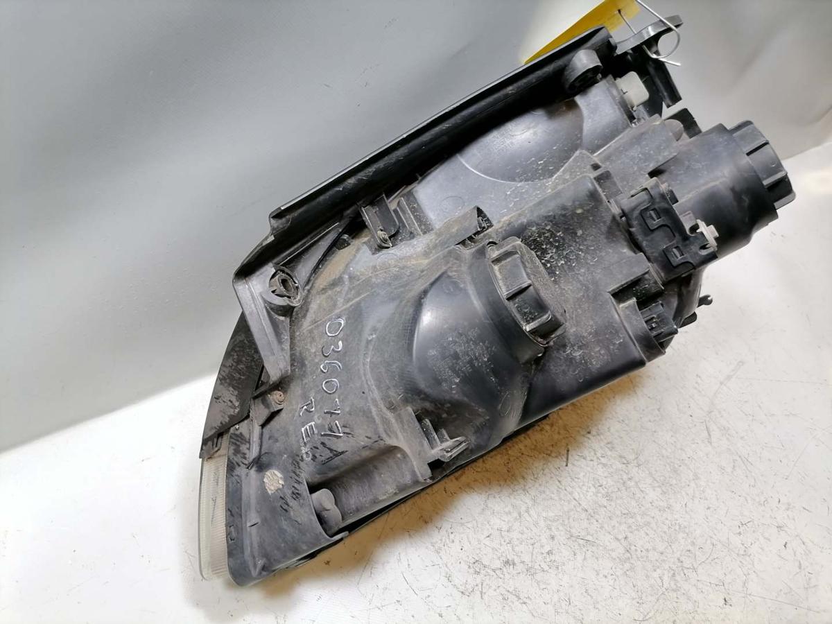 Kia Carens 3 original Scheinwerfer vorn rechts Halogen Bj.2007